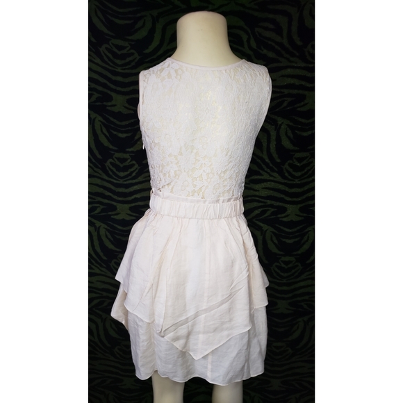 Cream asymmetrical lace dress with belt - Picture 3 of 5